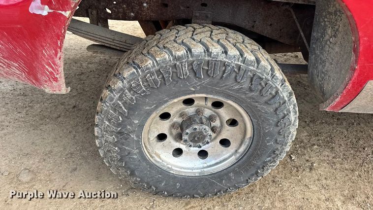 image for item DW6729 2004 Ford F250 Super Duty XLT Crew Cab pickup truck