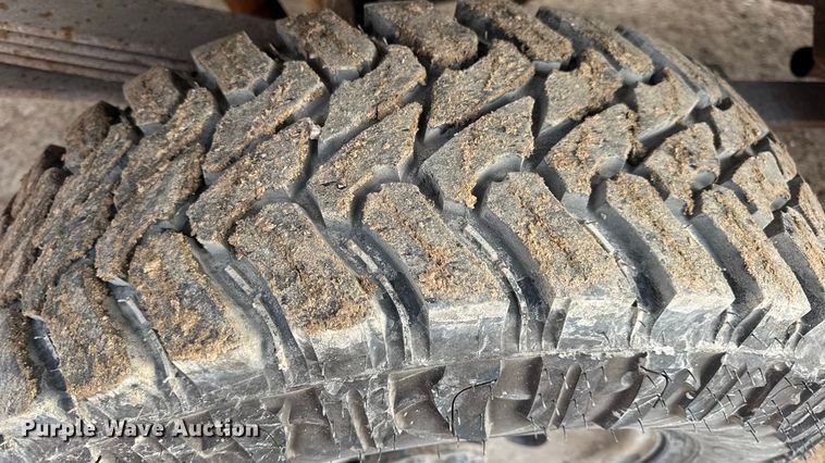 image for item DW6729 2004 Ford F250 Super Duty XLT Crew Cab pickup truck