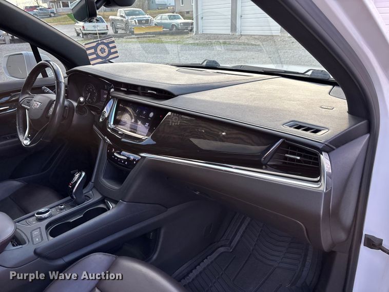 image for item DW7316 2020 Cadillac XT6 SUV