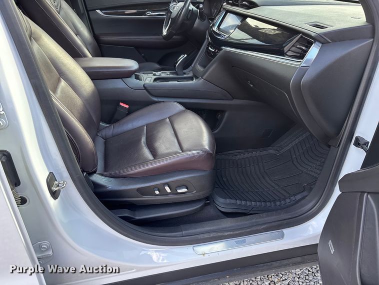 image for item DW7316 2020 Cadillac XT6 SUV