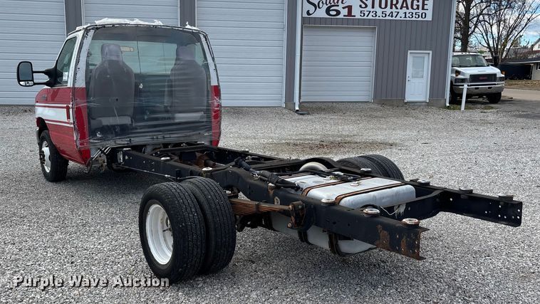 image for item DW7317 2016 Ford E450 van cab and chassis