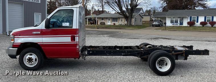 image for item DW7317 2016 Ford E450 van cab and chassis