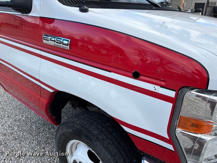 image for item DW7317 2016 Ford E450 van cab and chassis