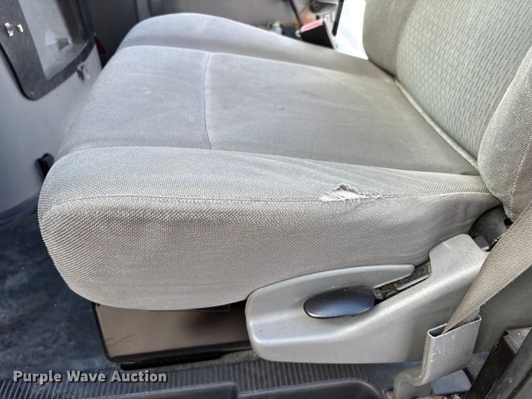 image for item DW7317 2016 Ford E450 van cab and chassis