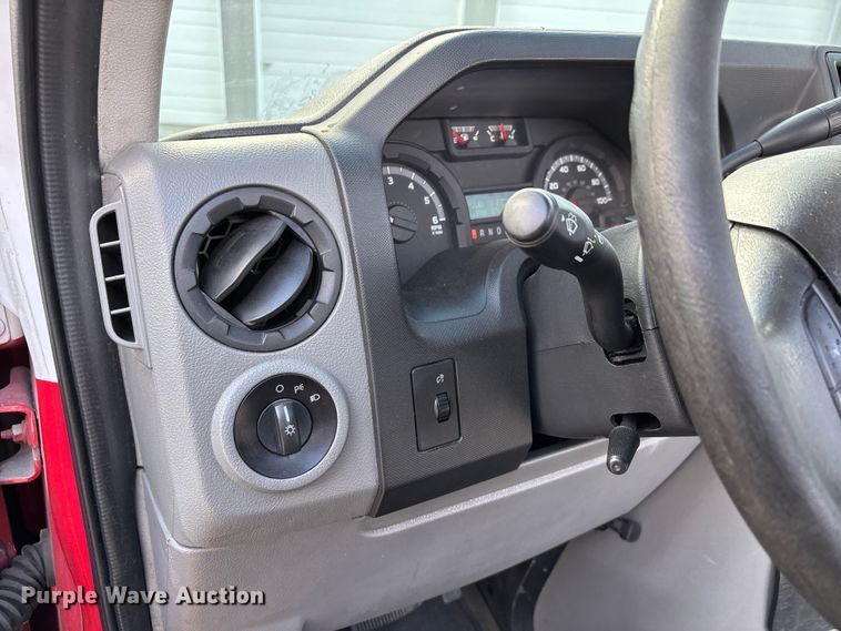 image for item DW7317 2016 Ford E450 van cab and chassis