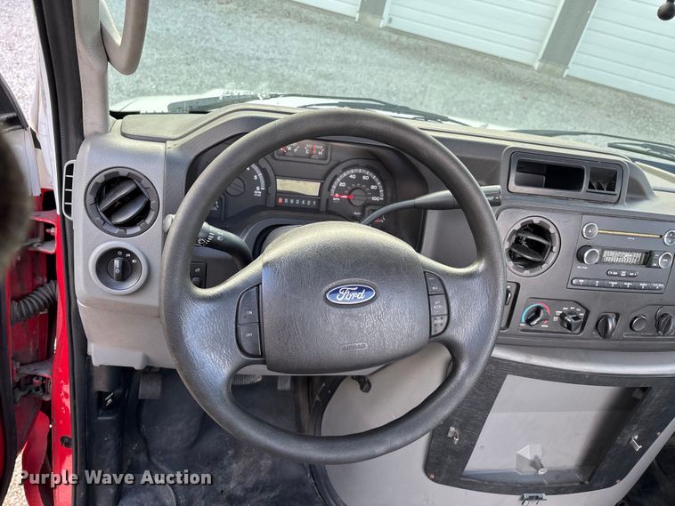 image for item DW7317 2016 Ford E450 van cab and chassis