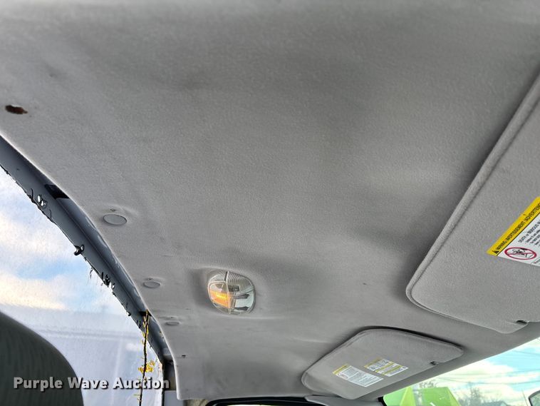 image for item DW7317 2016 Ford E450 van cab and chassis