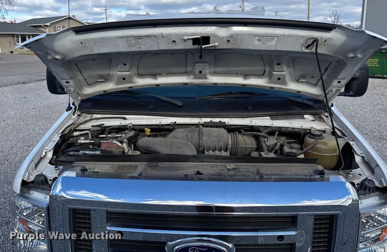 image for item DW7317 2016 Ford E450 van cab and chassis