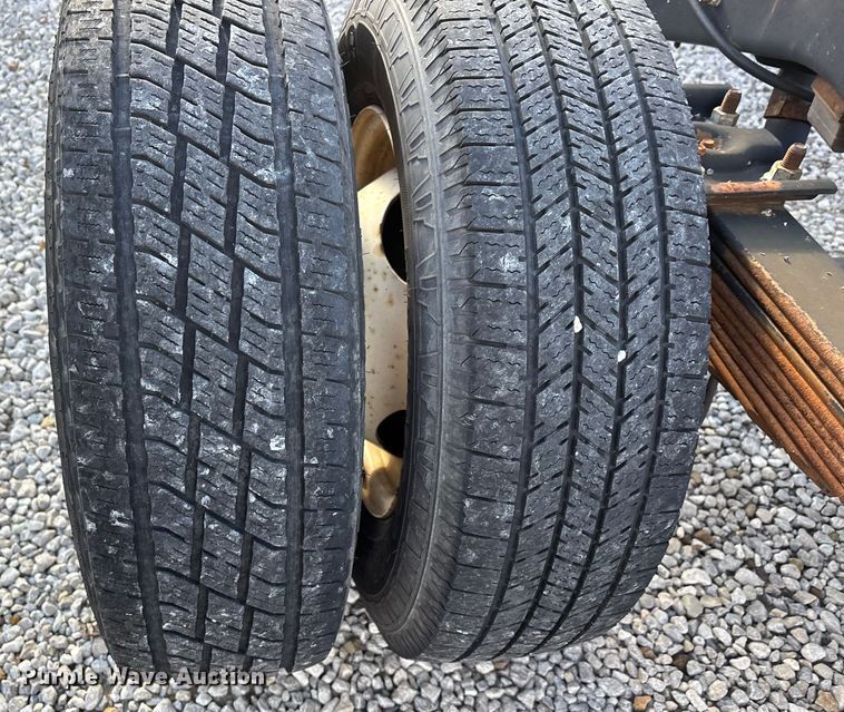 image for item DW7317 2016 Ford E450 van cab and chassis