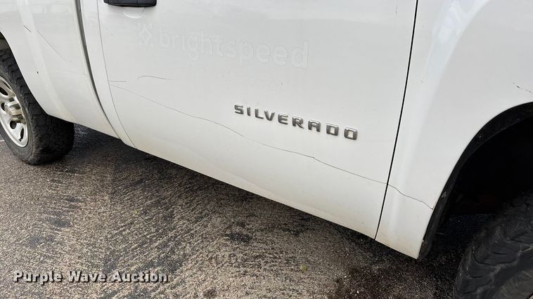 image for item DW7332 2012 Chevrolet Silverado 1500 pickup truck