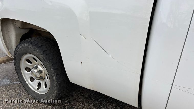 image for item DW7332 2012 Chevrolet Silverado 1500 pickup truck