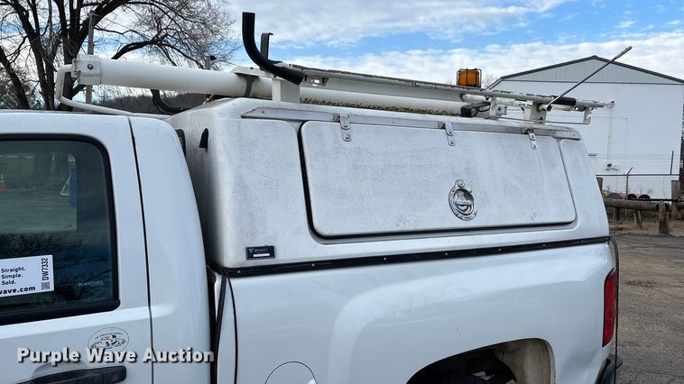 image for item DW7332 2012 Chevrolet Silverado 1500 pickup truck