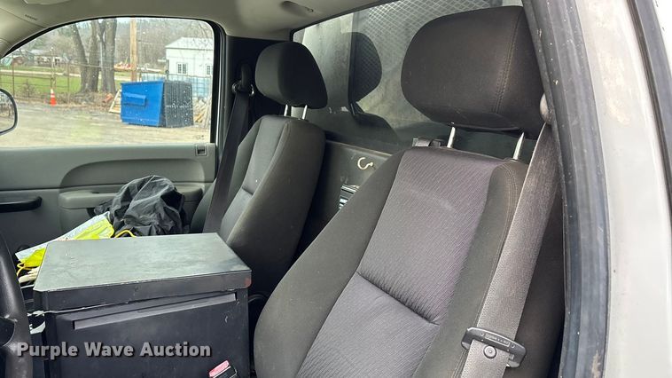 image for item DW7332 2012 Chevrolet Silverado 1500 pickup truck