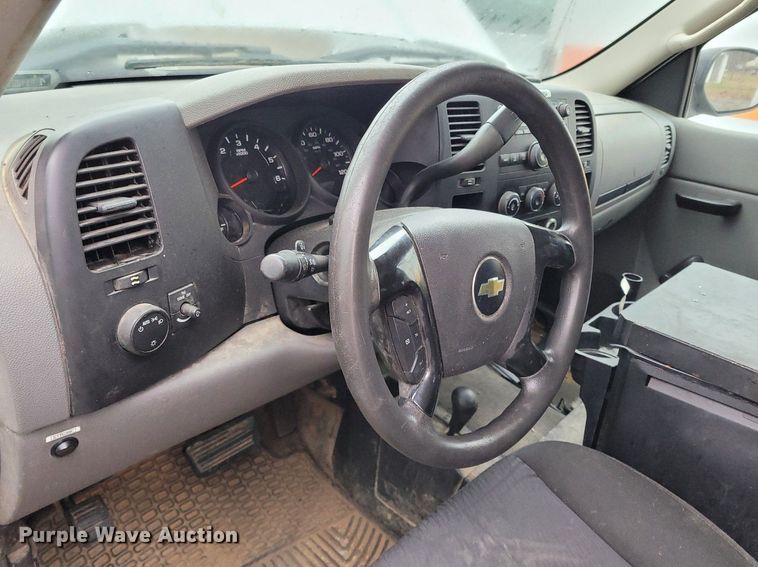 image for item DW7332 2012 Chevrolet Silverado 1500 pickup truck