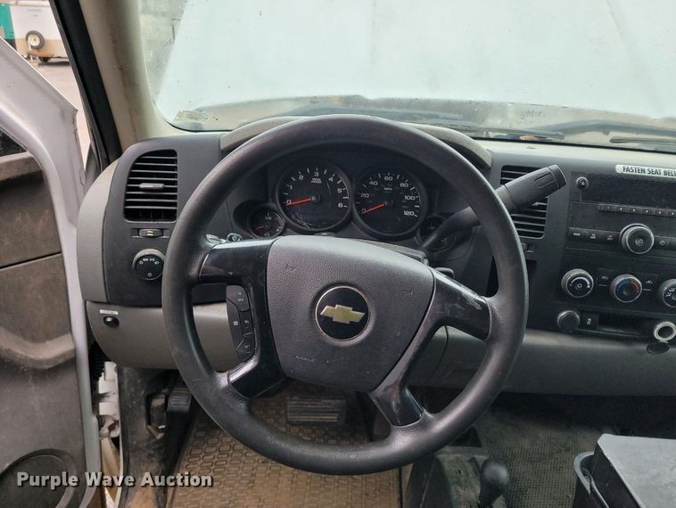 image for item DW7332 2012 Chevrolet Silverado 1500 pickup truck