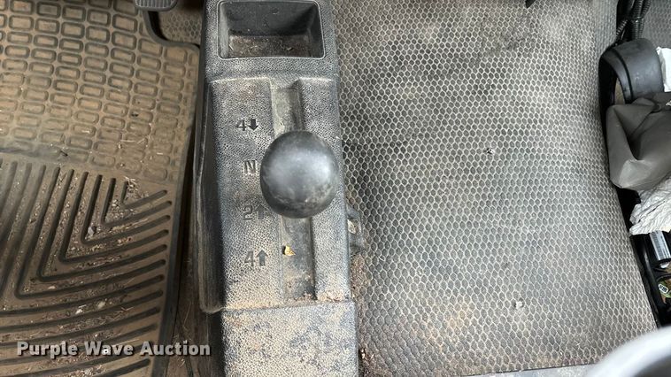 image for item DW7332 2012 Chevrolet Silverado 1500 pickup truck