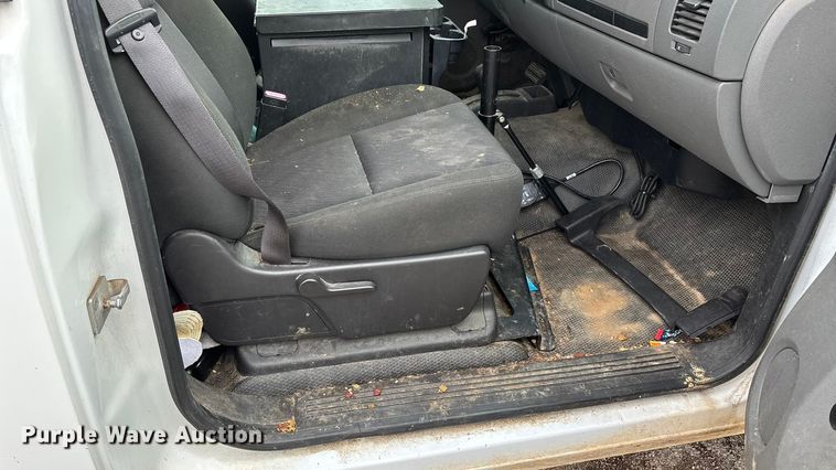 image for item DW7332 2012 Chevrolet Silverado 1500 pickup truck