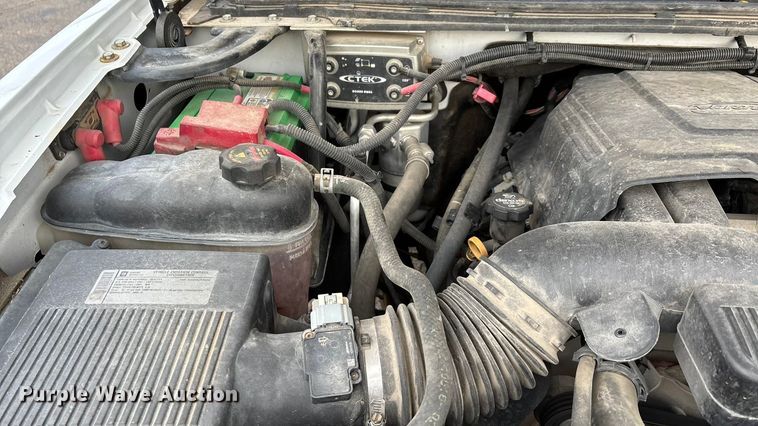 image for item DW7332 2012 Chevrolet Silverado 1500 pickup truck