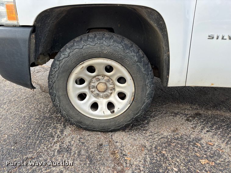 image for item DW7332 2012 Chevrolet Silverado 1500 pickup truck