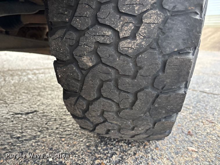 image for item DW7332 2012 Chevrolet Silverado 1500 pickup truck