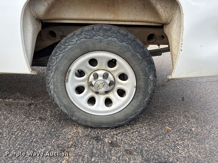 image for item DW7332 2012 Chevrolet Silverado 1500 pickup truck