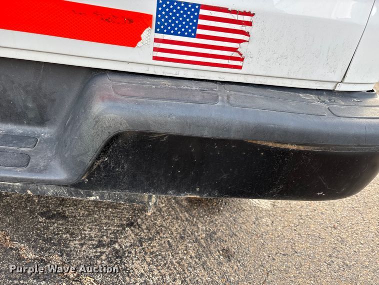 image for item DW7333 2017 Chevrolet Express 2500 van