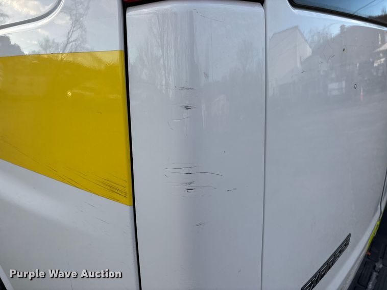 image for item DW7333 2017 Chevrolet Express 2500 van