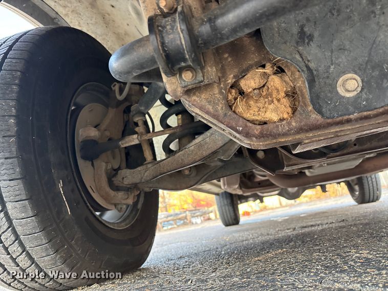 image for item DW7333 2017 Chevrolet Express 2500 van