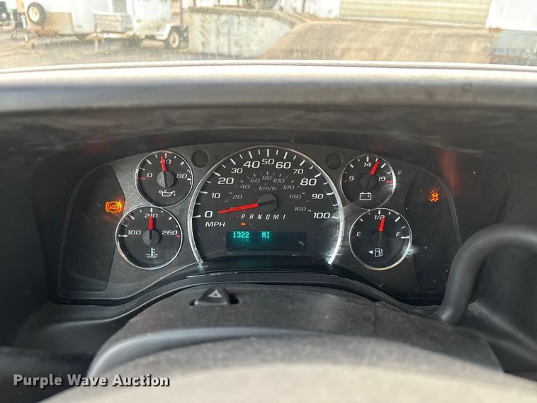 image for item DW7333 2017 Chevrolet Express 2500 van