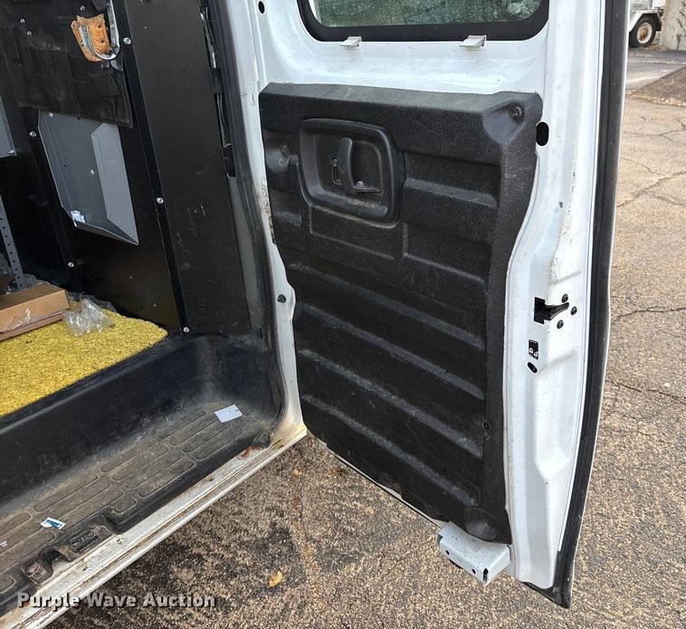 image for item DW7333 2017 Chevrolet Express 2500 van