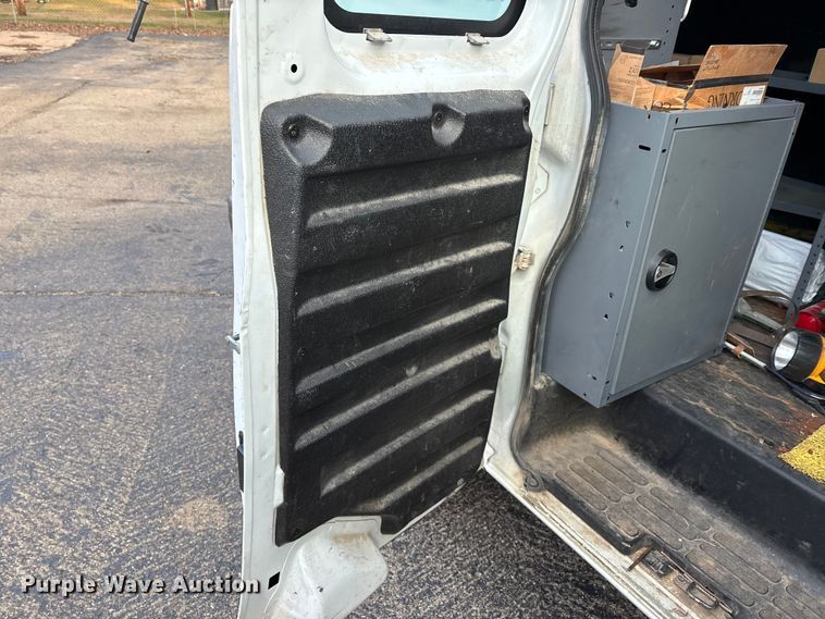 image for item DW7333 2017 Chevrolet Express 2500 van