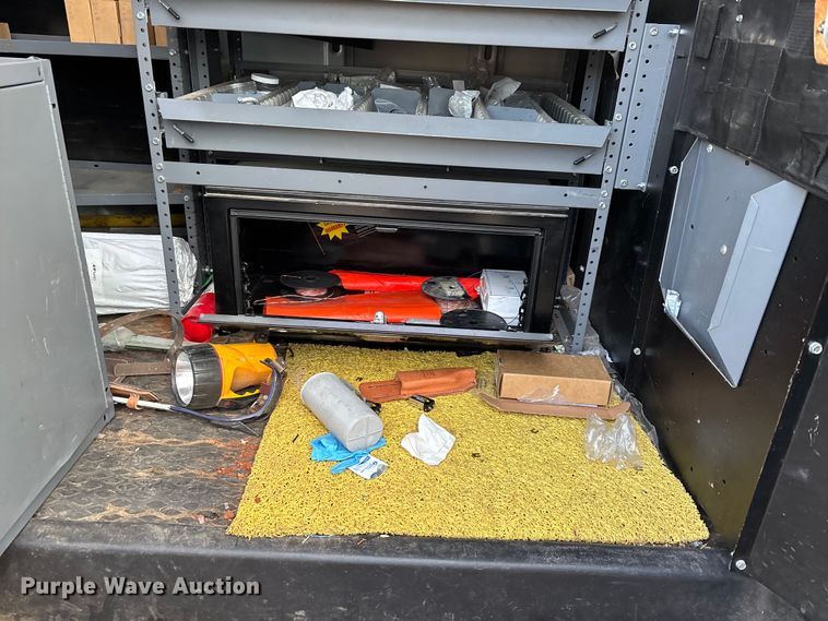 image for item DW7333 2017 Chevrolet Express 2500 van