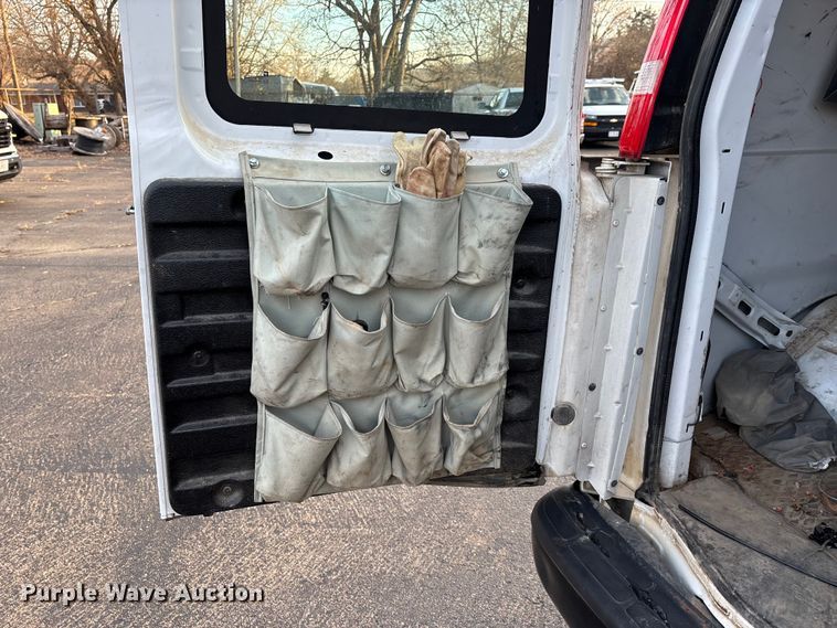 image for item DW7333 2017 Chevrolet Express 2500 van