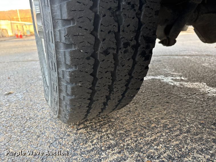 image for item DW7333 2017 Chevrolet Express 2500 van