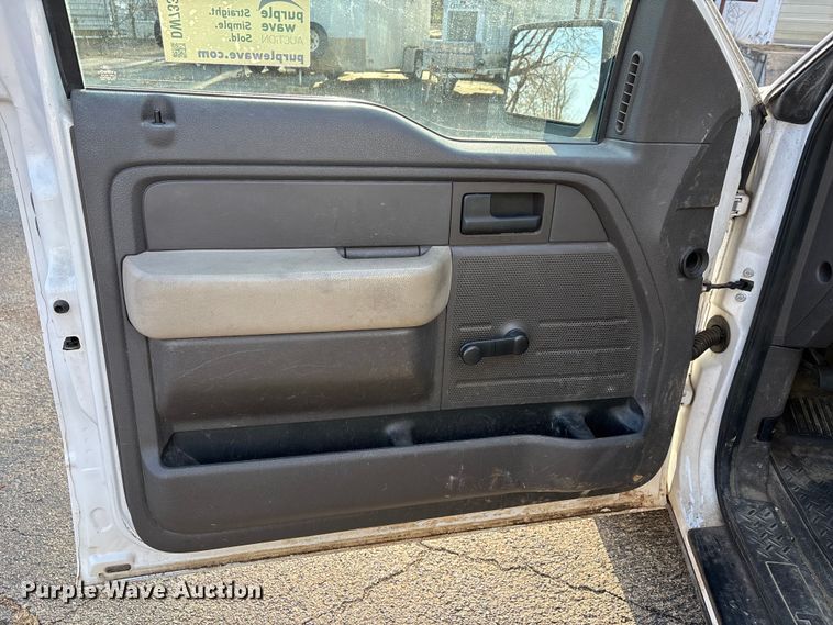 image for item DW7334 2010 Ford F150 pickup truck