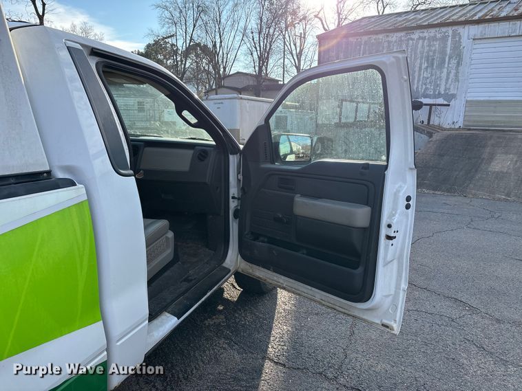 image for item DW7334 2010 Ford F150 pickup truck