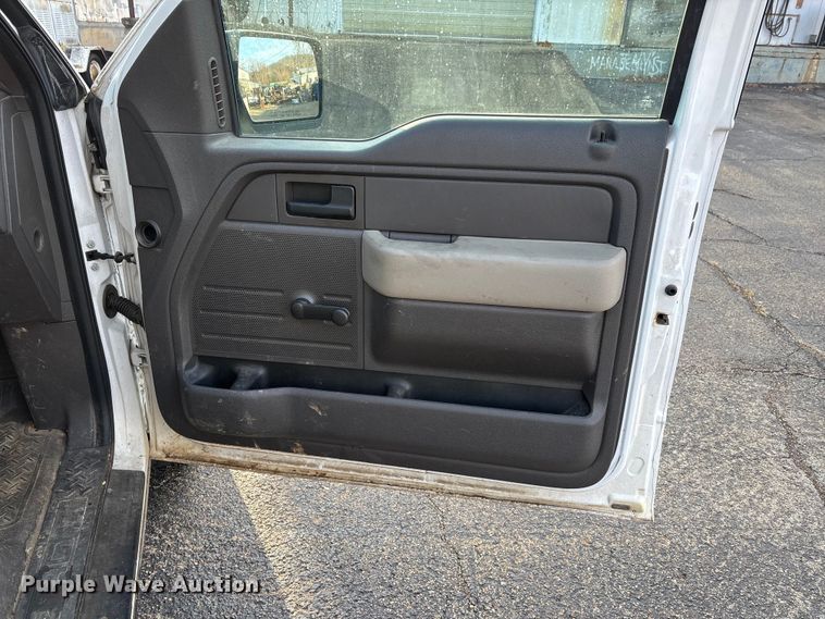 image for item DW7334 2010 Ford F150 pickup truck