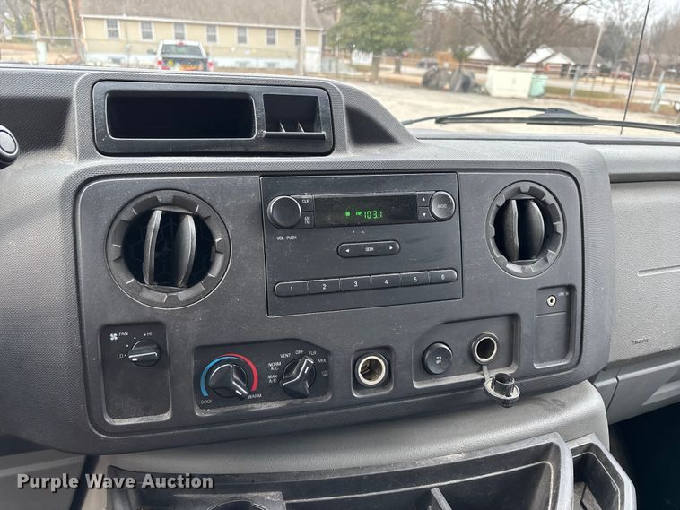 image for item DW7335 2012 Ford E250 van