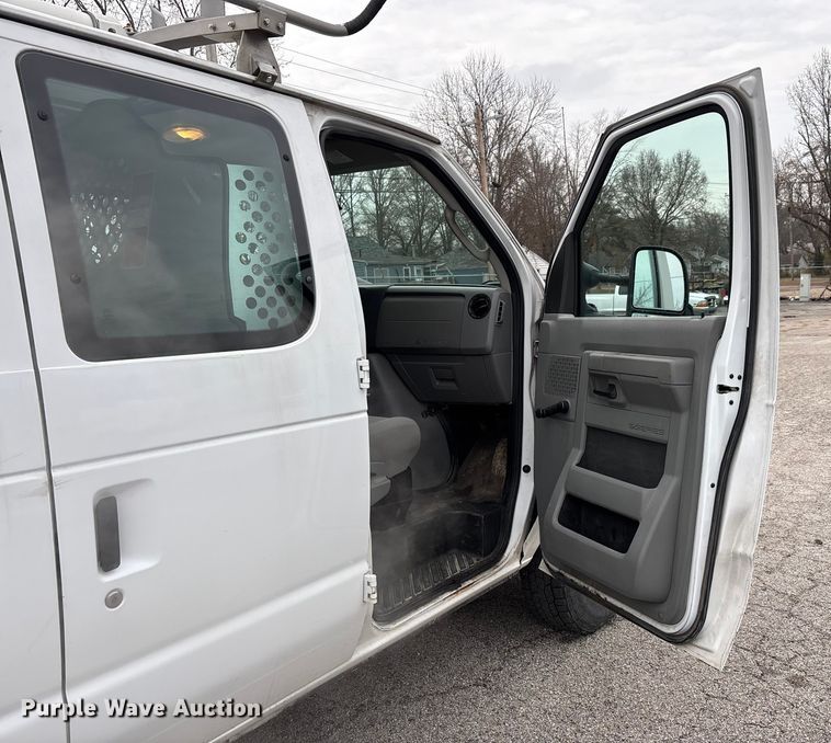 image for item DW7335 2012 Ford E250 van