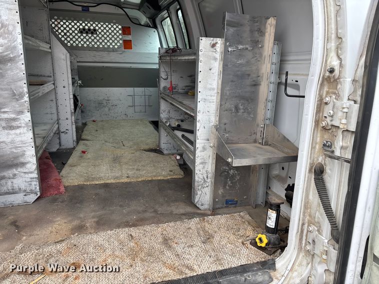 image for item DW7335 2012 Ford E250 van