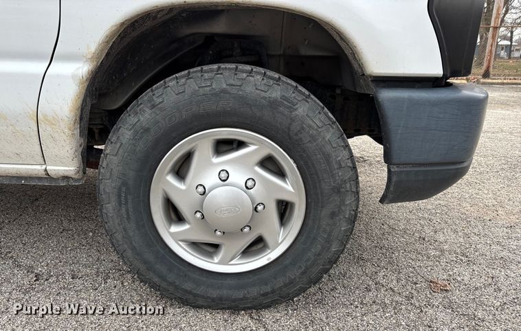 image for item DW7335 2012 Ford E250 van