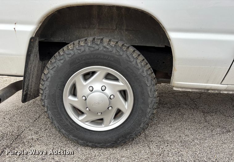 image for item DW7335 2012 Ford E250 van