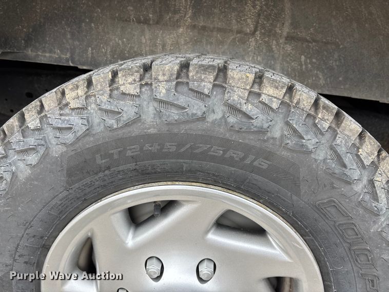 image for item DW7335 2012 Ford E250 van