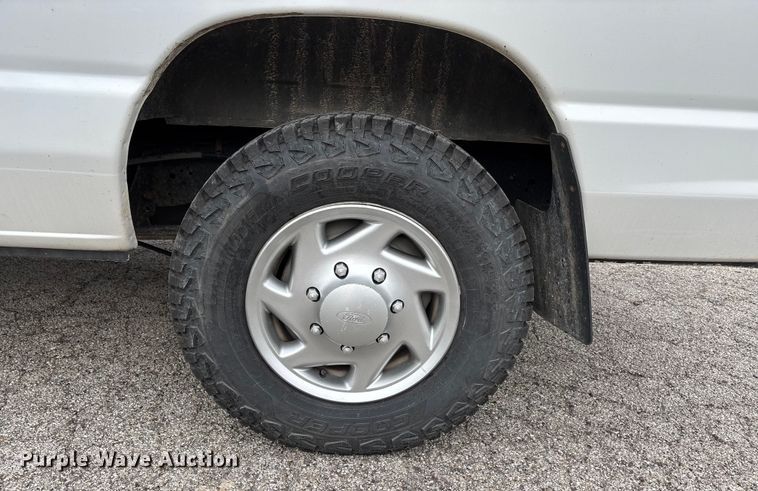 image for item DW7335 2012 Ford E250 van