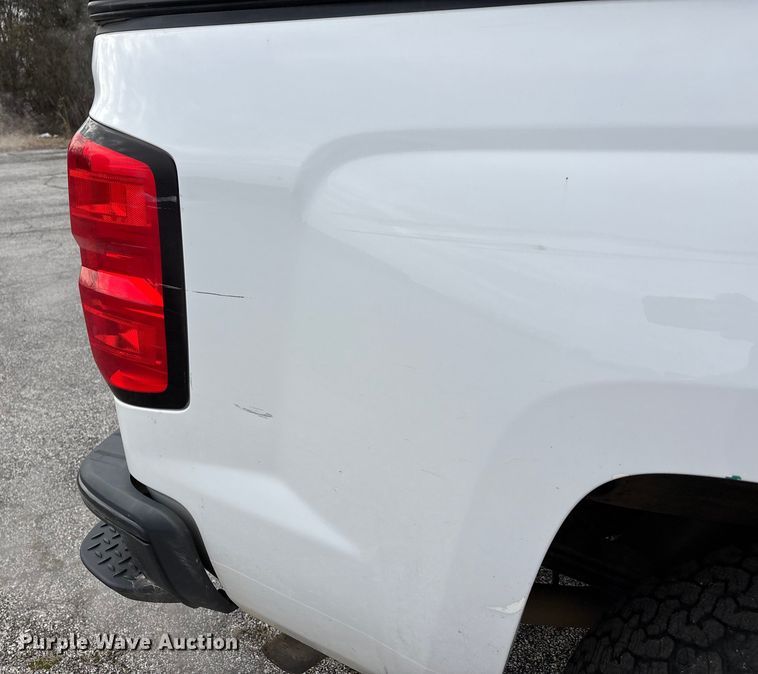 image for item DW7336 2015 Chevrolet Silverado pickup truck