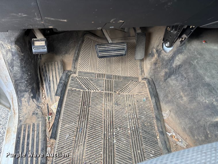 image for item DW7336 2015 Chevrolet Silverado pickup truck