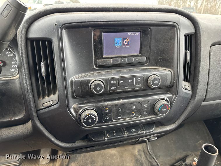 image for item DW7336 2015 Chevrolet Silverado pickup truck