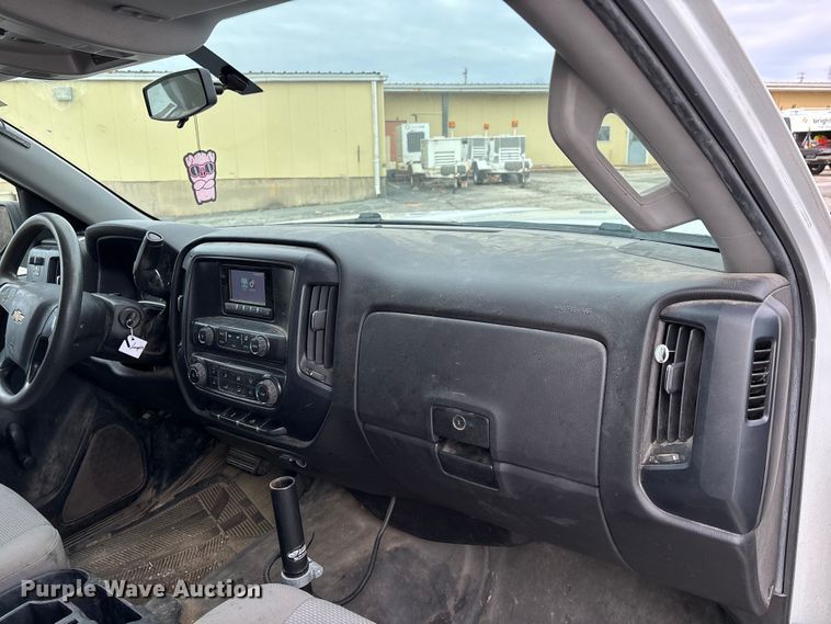 image for item DW7336 2015 Chevrolet Silverado pickup truck