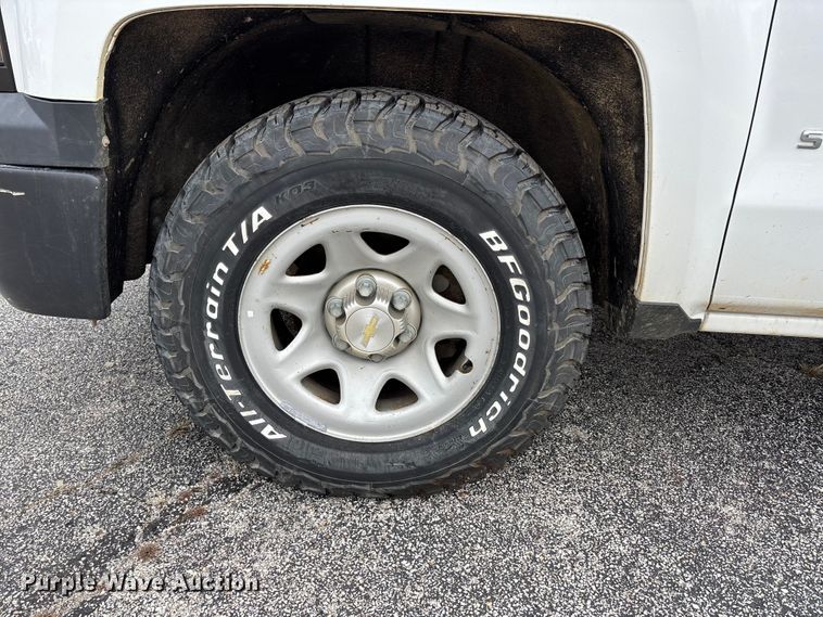 image for item DW7336 2015 Chevrolet Silverado pickup truck