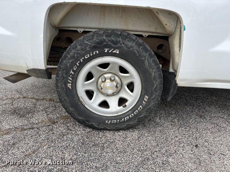 image for item DW7336 2015 Chevrolet Silverado pickup truck